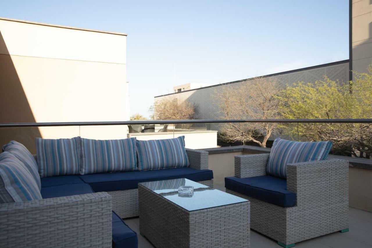 Jumeirah Messilah Beach Kuwait Кувейт Экстерьер фото A rooftop lounge at the Hotel Indigo in Scottsdale, Arizona